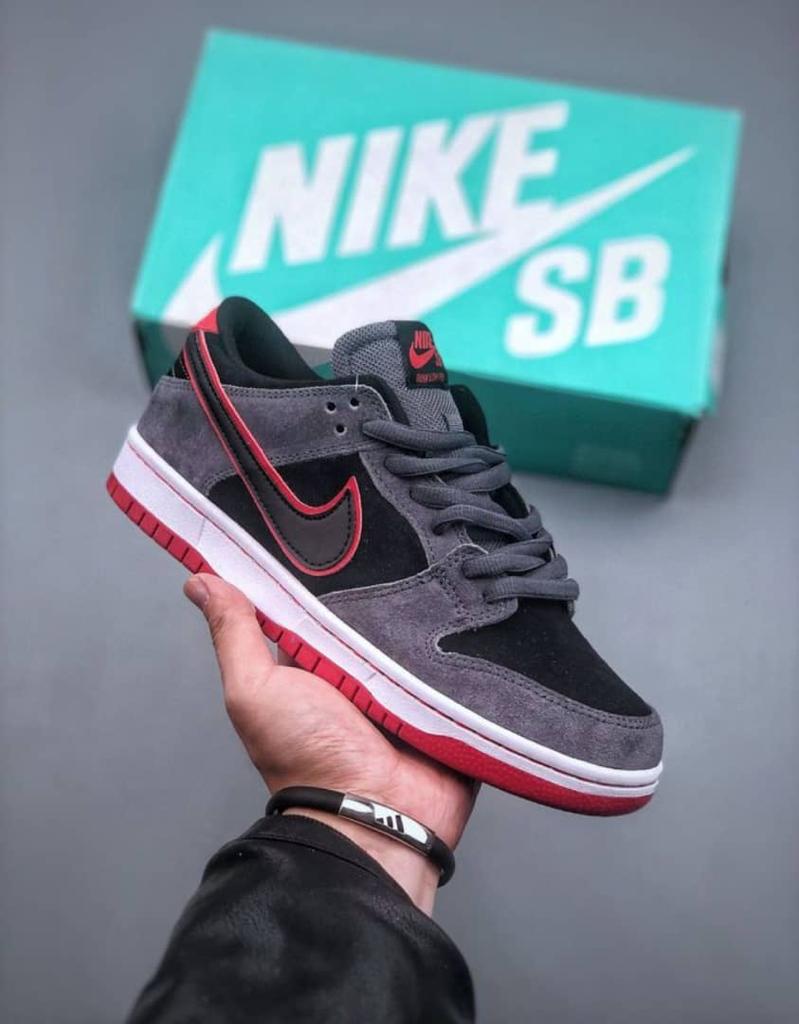 Nike SB Dunk.
