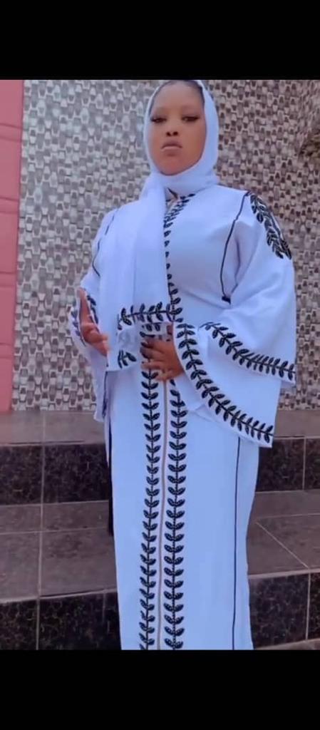 Dubai abaya