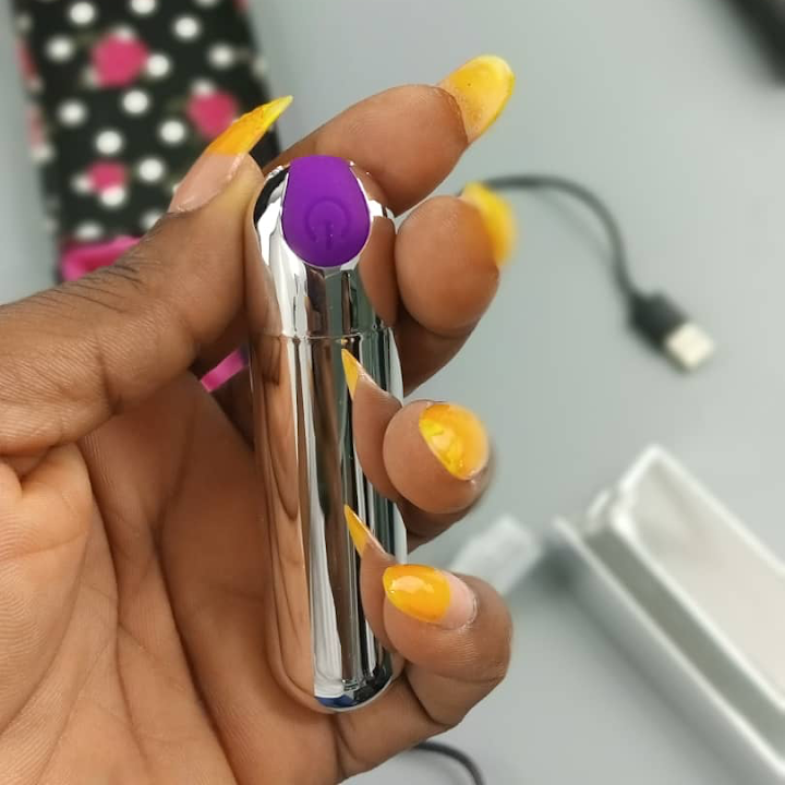 Rechargeable bullet vibrator