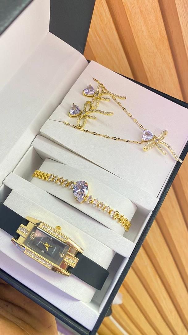 Female jewelry set