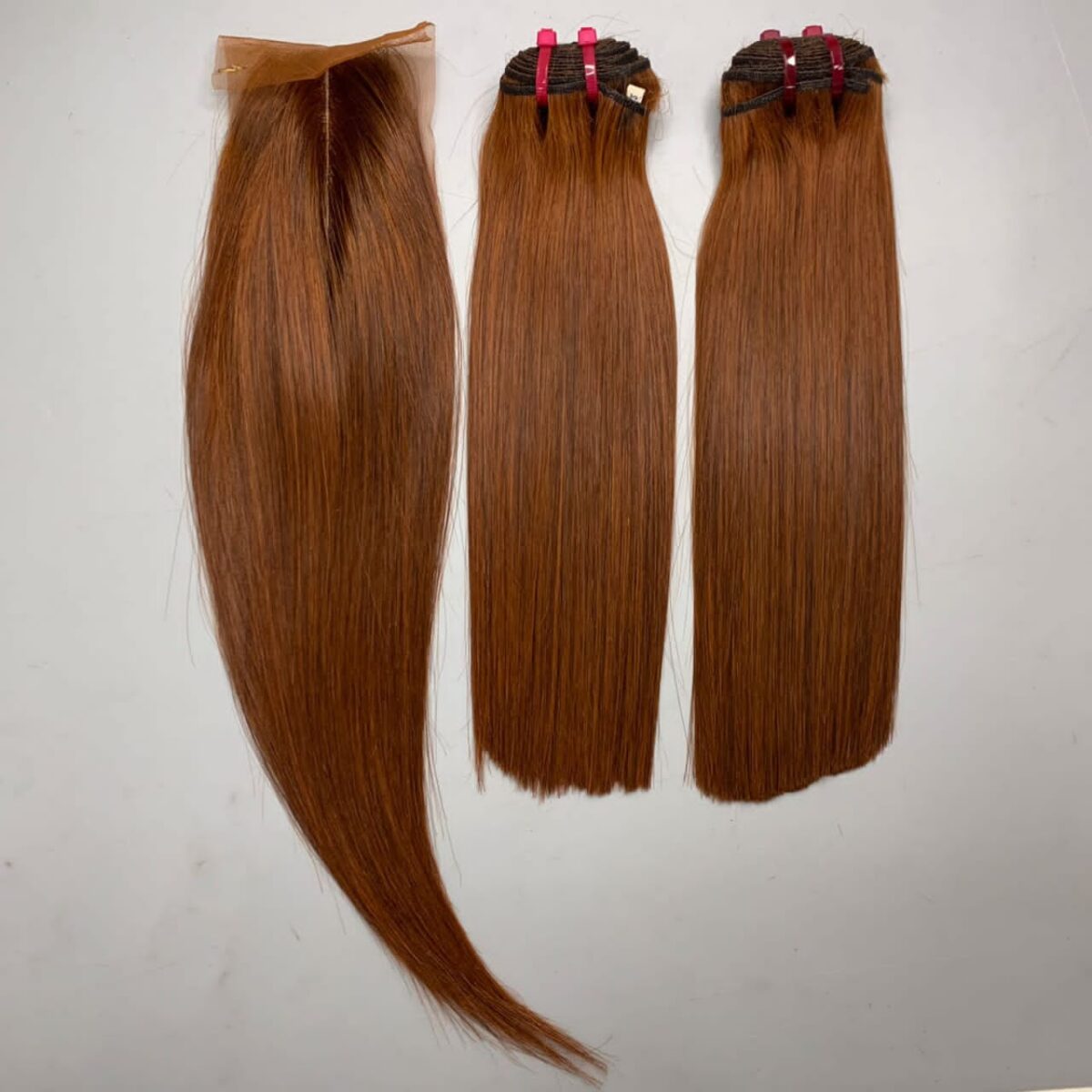 Laura’shairs