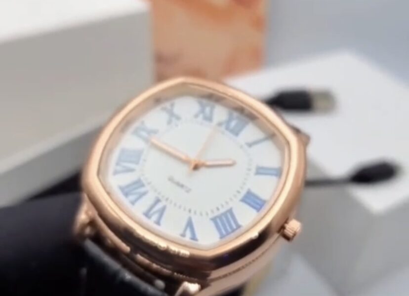 Quartz lighter watch