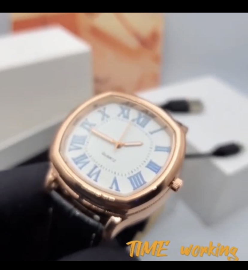 Quartz lighter watch