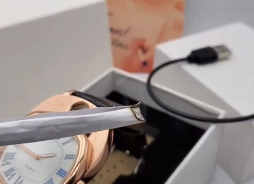 Quartz lighter watch