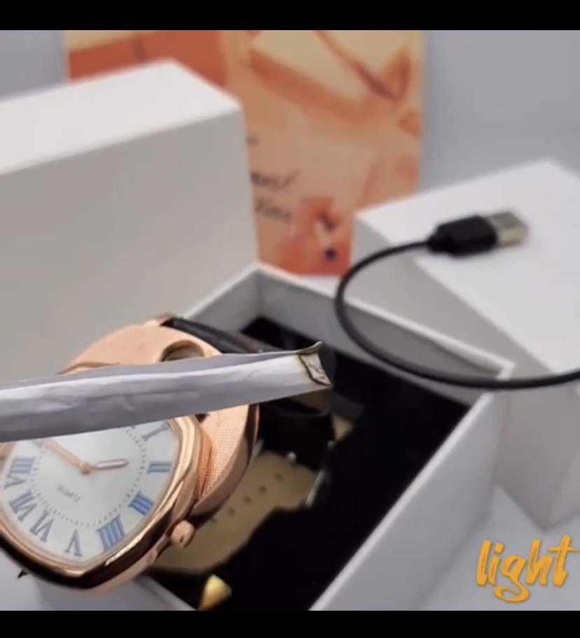 Quartz lighter watch