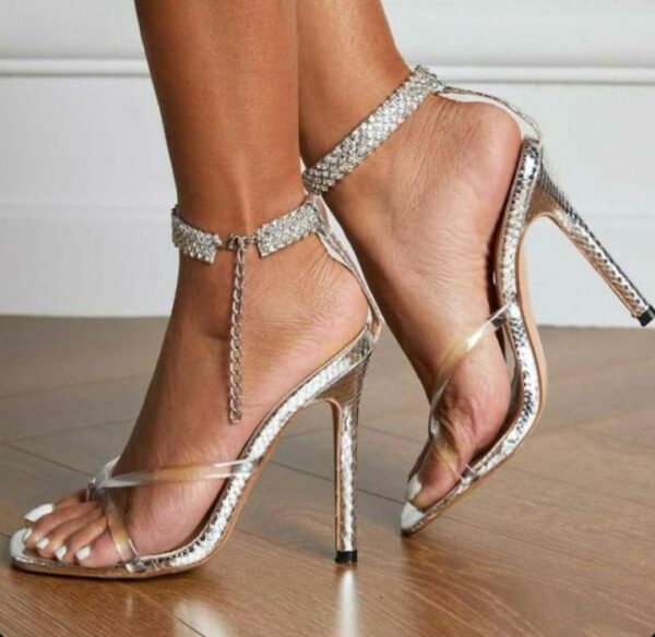 New in 🔥 🔥 Brand: Aquazzura