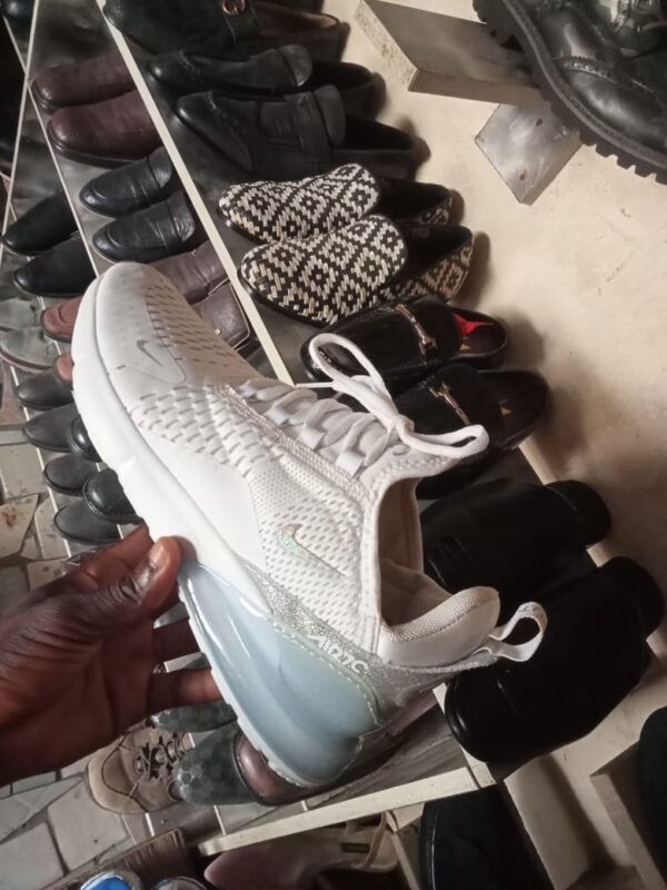 Shoe